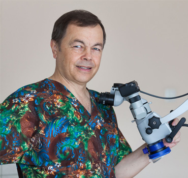 lek. stom. Mieczysław Silkiewicz — właściciel DentMedica